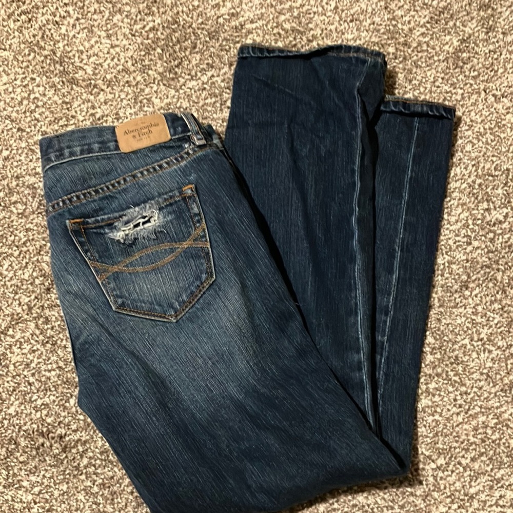 Abercrombie & fitch destroyed denim capris